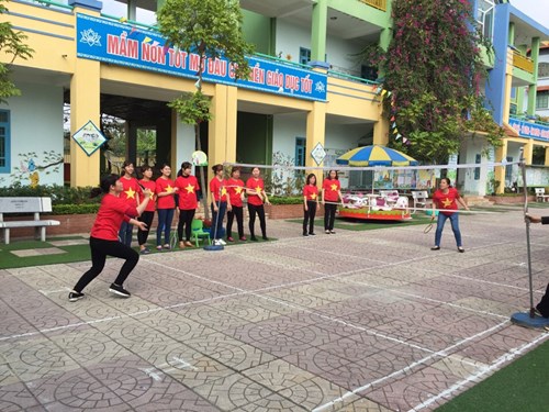 Trường mầm non Hoa Mai tổ chức “ Ngày hội thể thao” cho cán bộ giáo viên nhân viên nhà trường